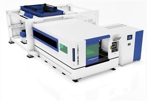 Otomatik Değişim Tablosu ve Kapalı Kapaklı Endüstriyel 4kw CNC Sac Fiber Lazer Kesim Makinesi 1530 Fiyat